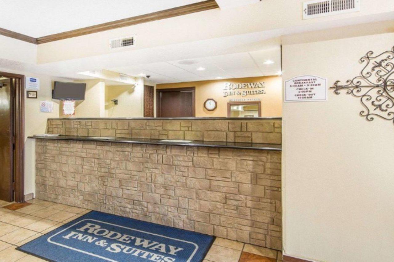 Rodeway Inn & Suites Madison East Kültér fotó