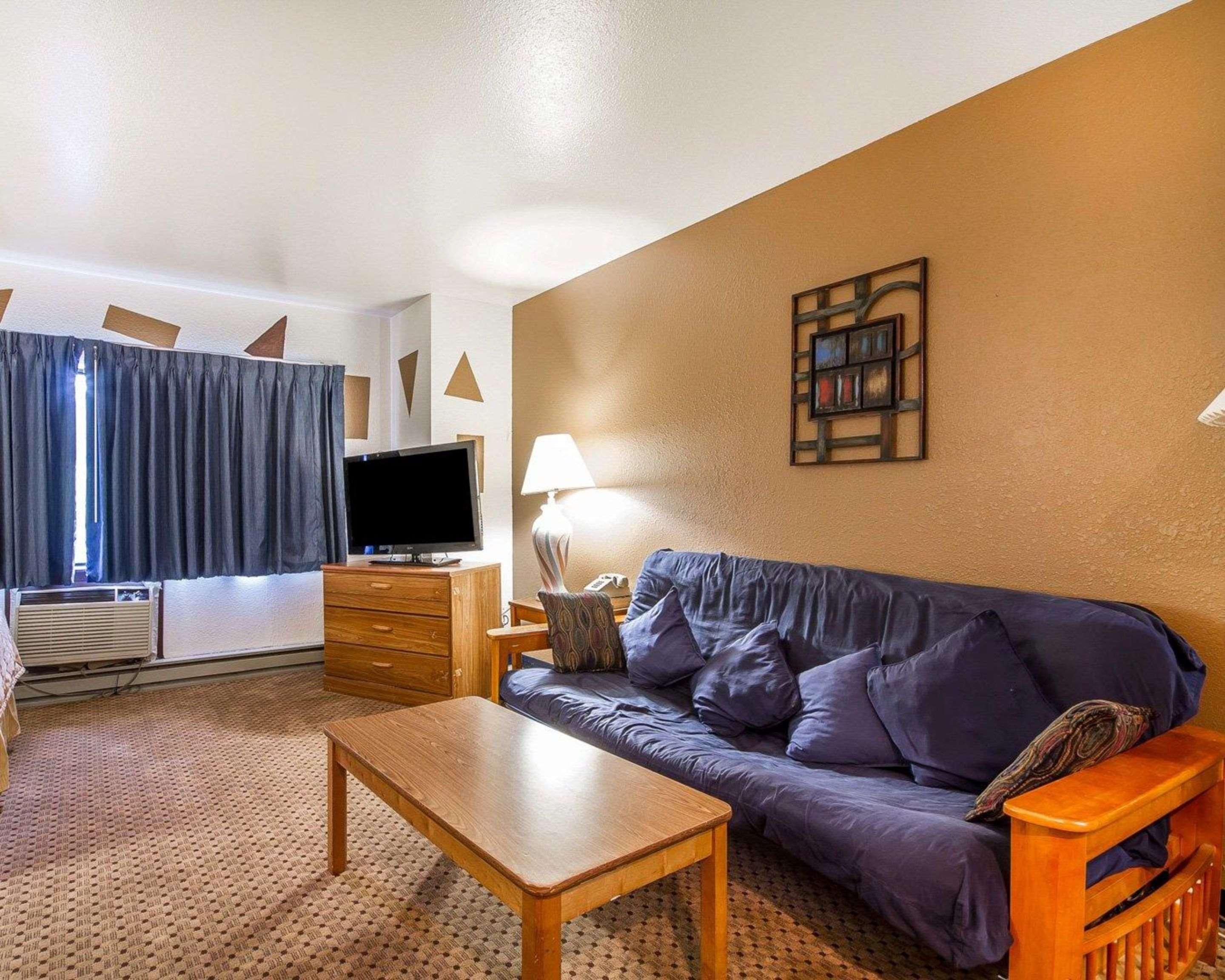Rodeway Inn & Suites Madison East Kültér fotó