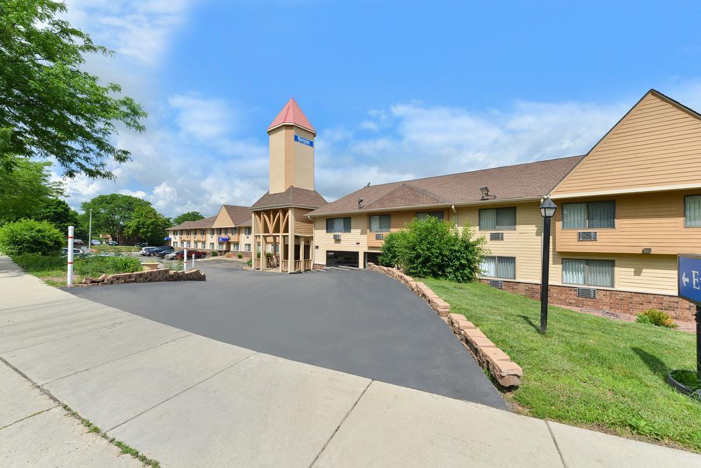Rodeway Inn & Suites Madison East Kültér fotó