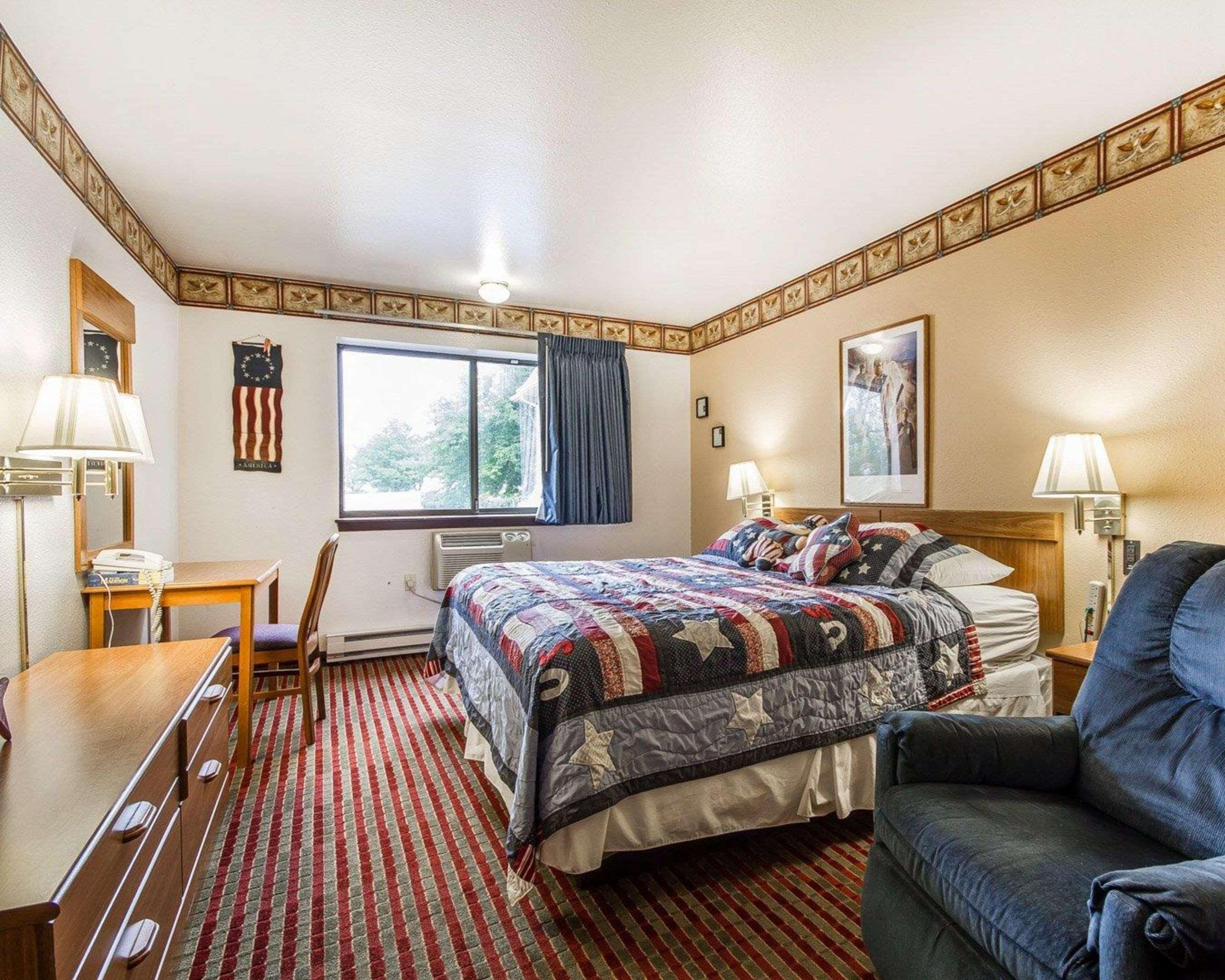 Rodeway Inn & Suites Madison East Kültér fotó