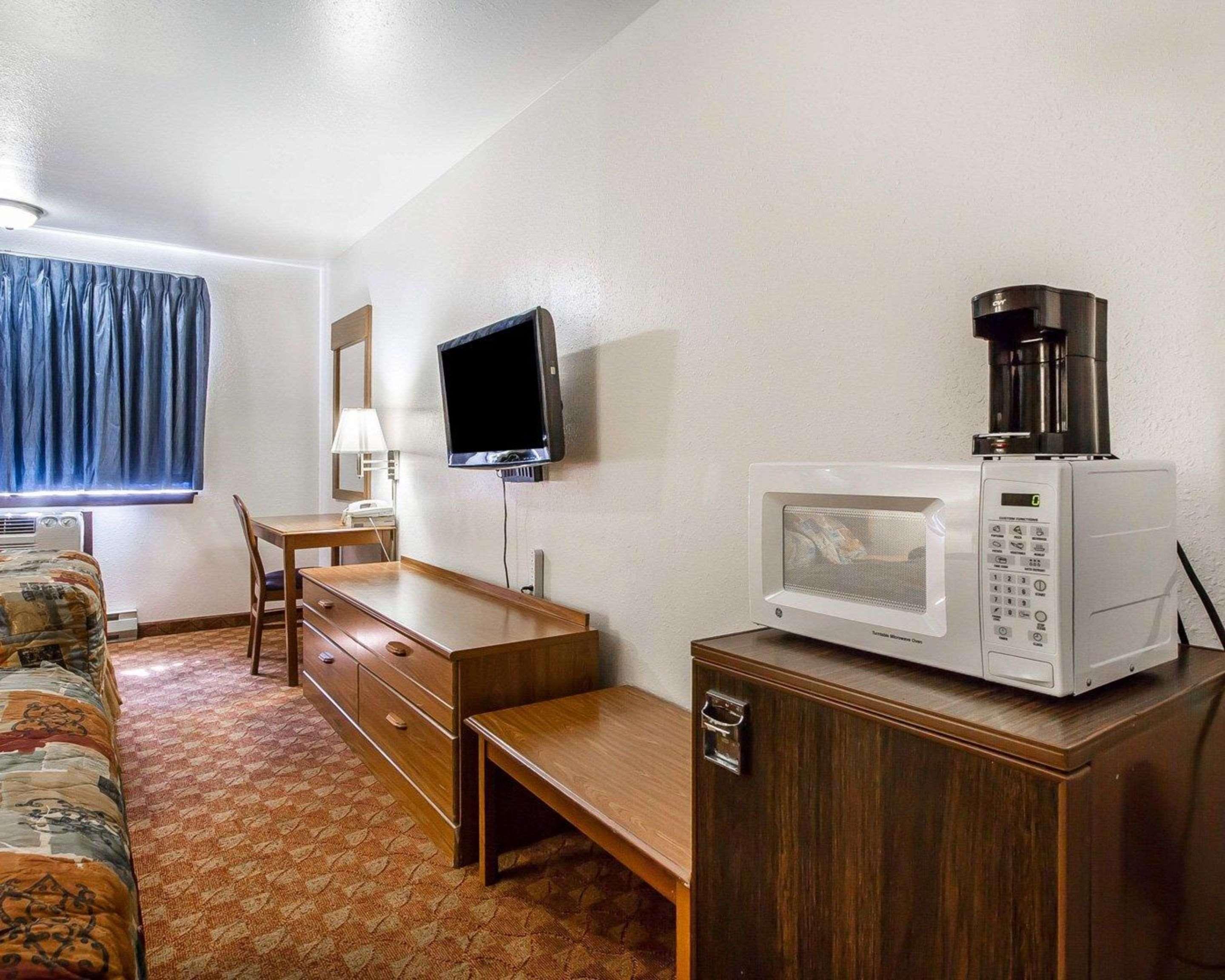 Rodeway Inn & Suites Madison East Kültér fotó