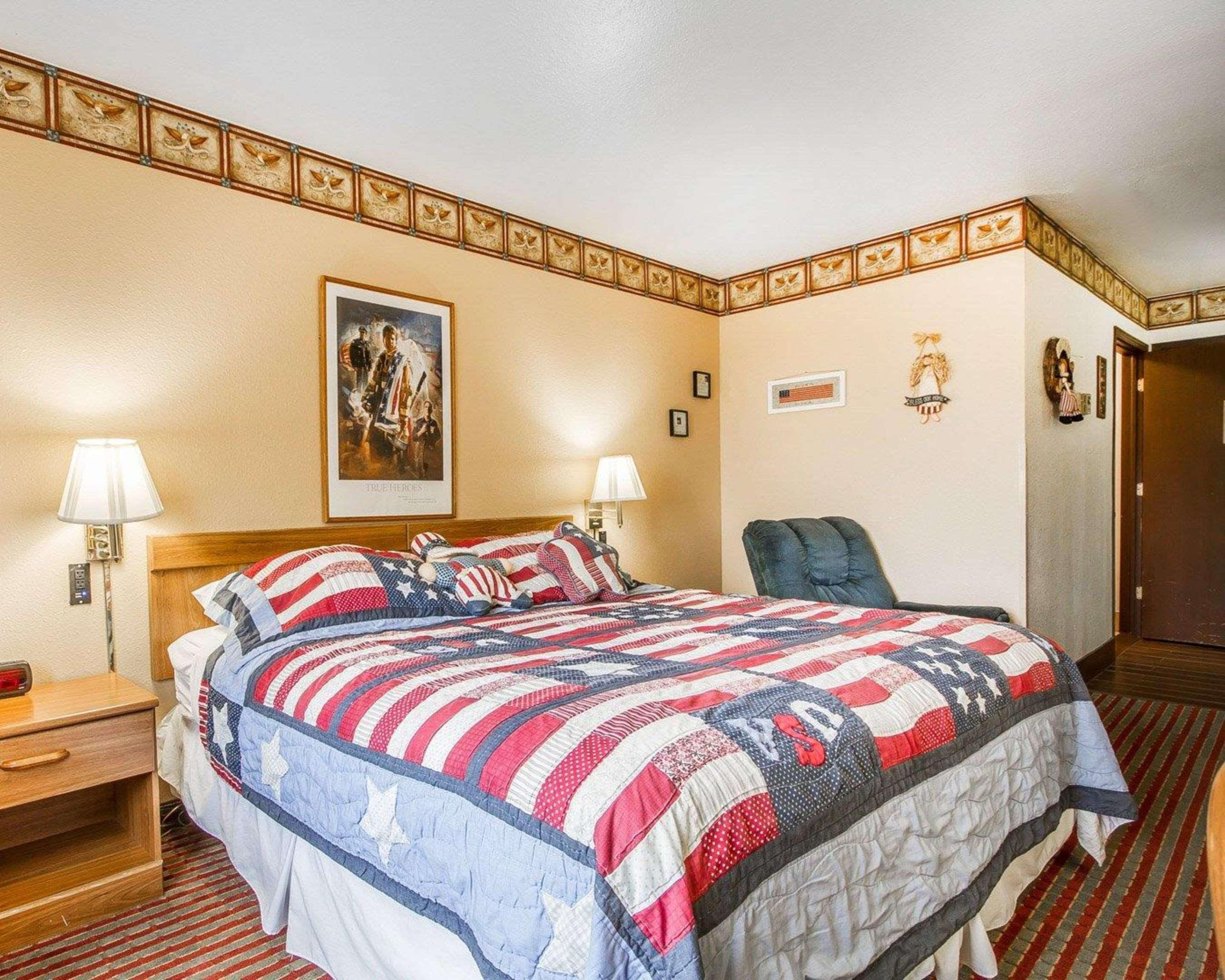 Rodeway Inn & Suites Madison East Kültér fotó
