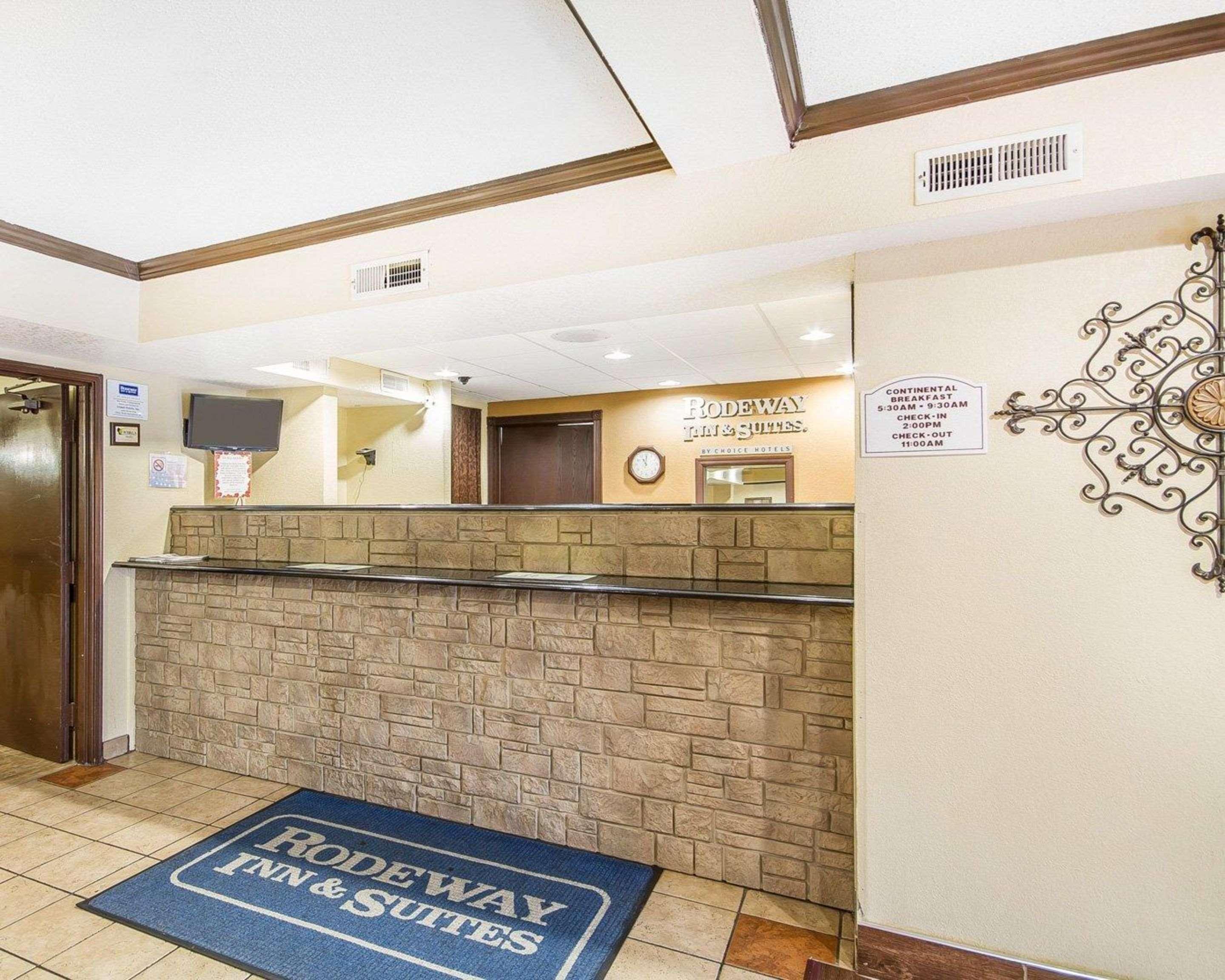 Rodeway Inn & Suites Madison East Kültér fotó