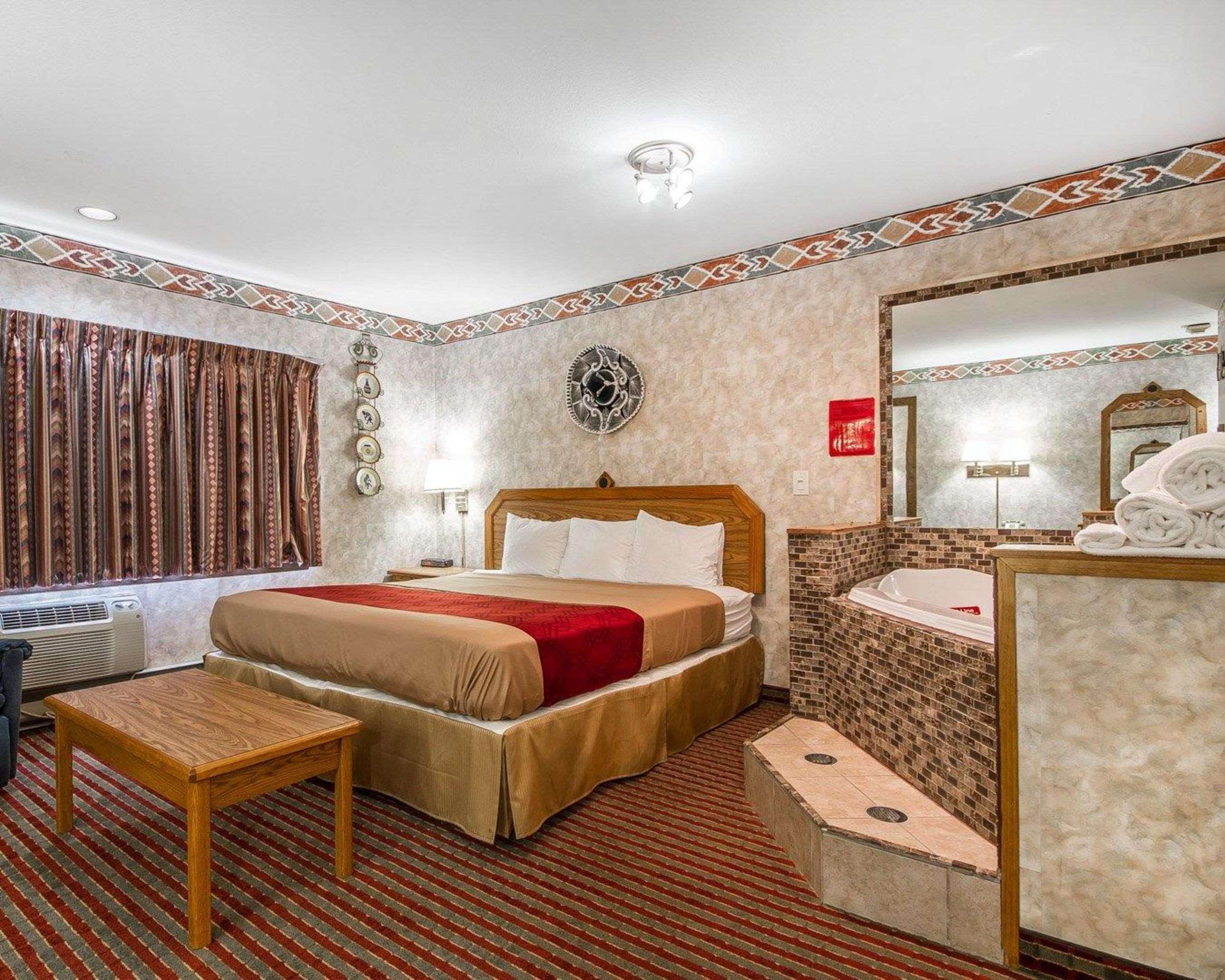 Rodeway Inn & Suites Madison East Kültér fotó
