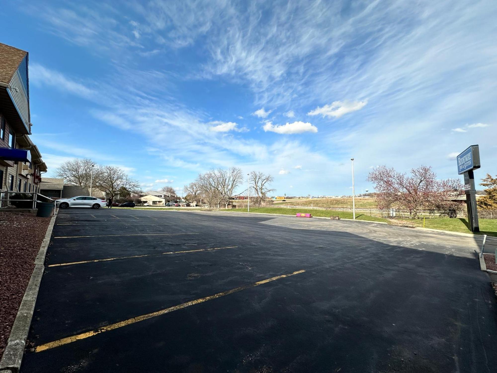 Rodeway Inn & Suites Madison East Kültér fotó