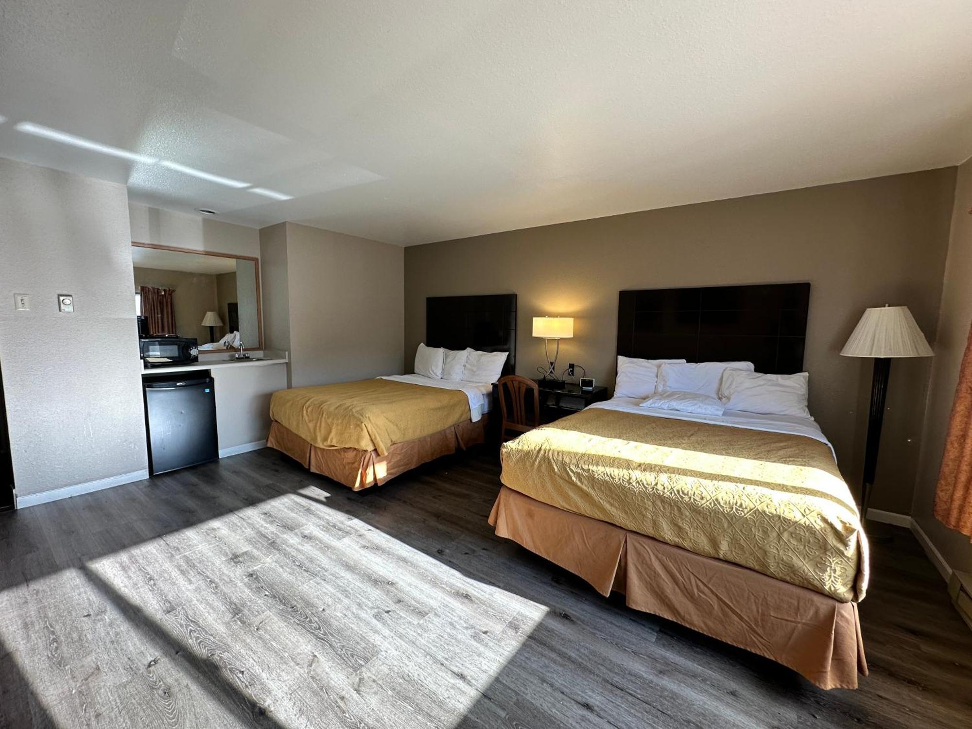 Rodeway Inn & Suites Madison East Kültér fotó