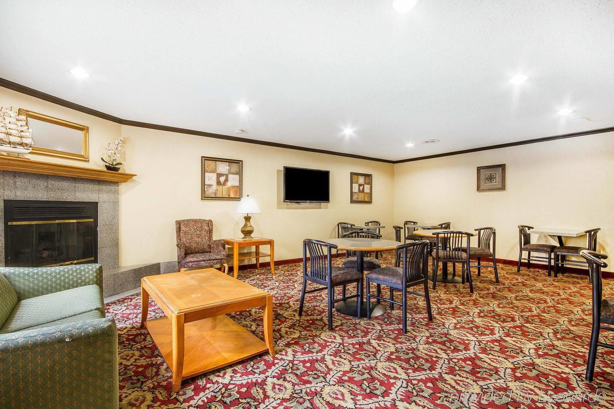 Rodeway Inn & Suites Madison East Kültér fotó